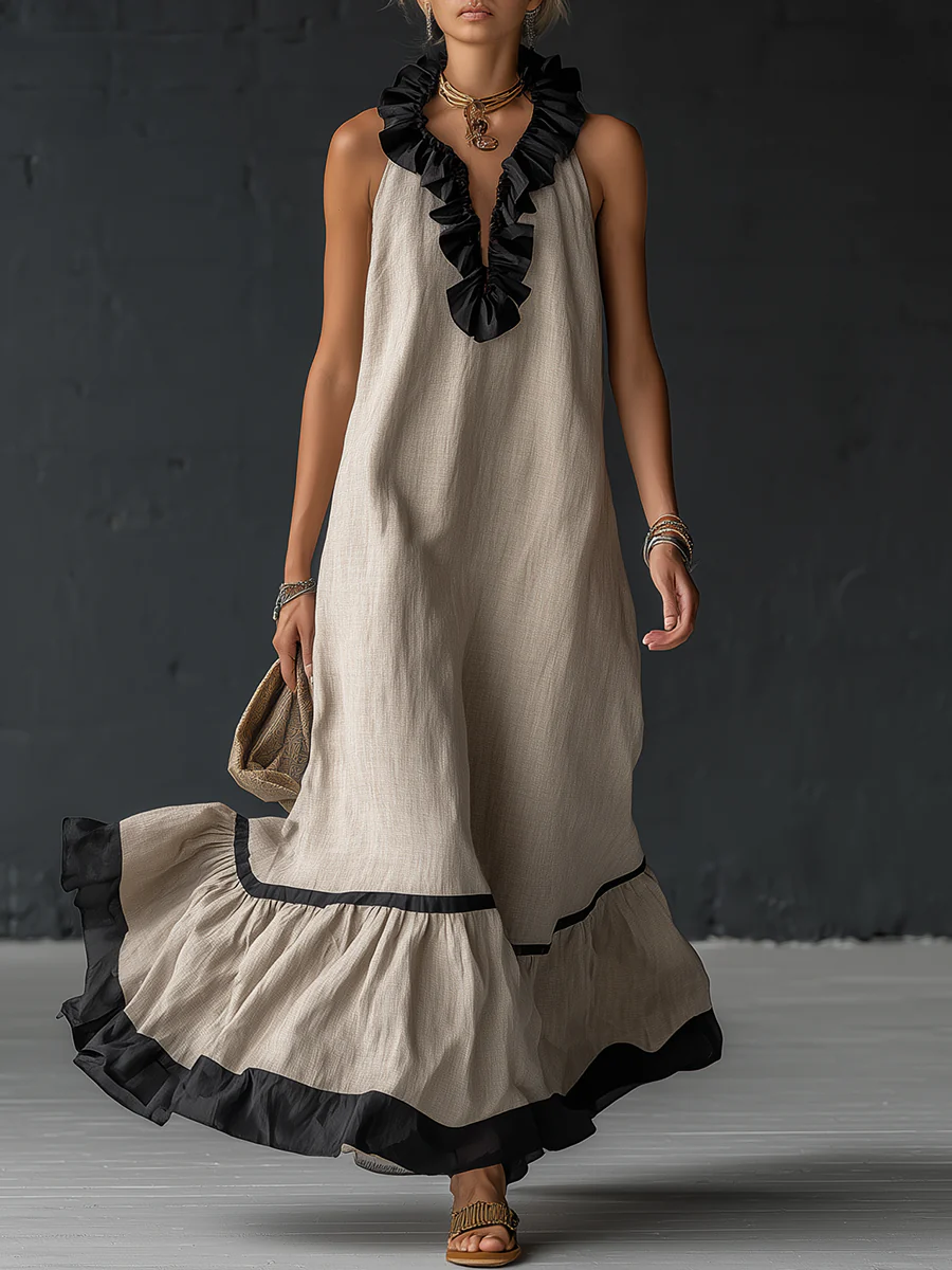 Elegant and romantic maxi dress with ruffles and colour-block panels