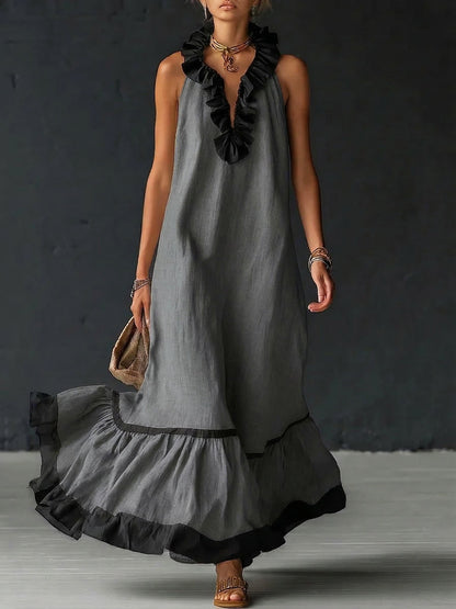 Elegant and romantic maxi dress with ruffles and colour-block panels
